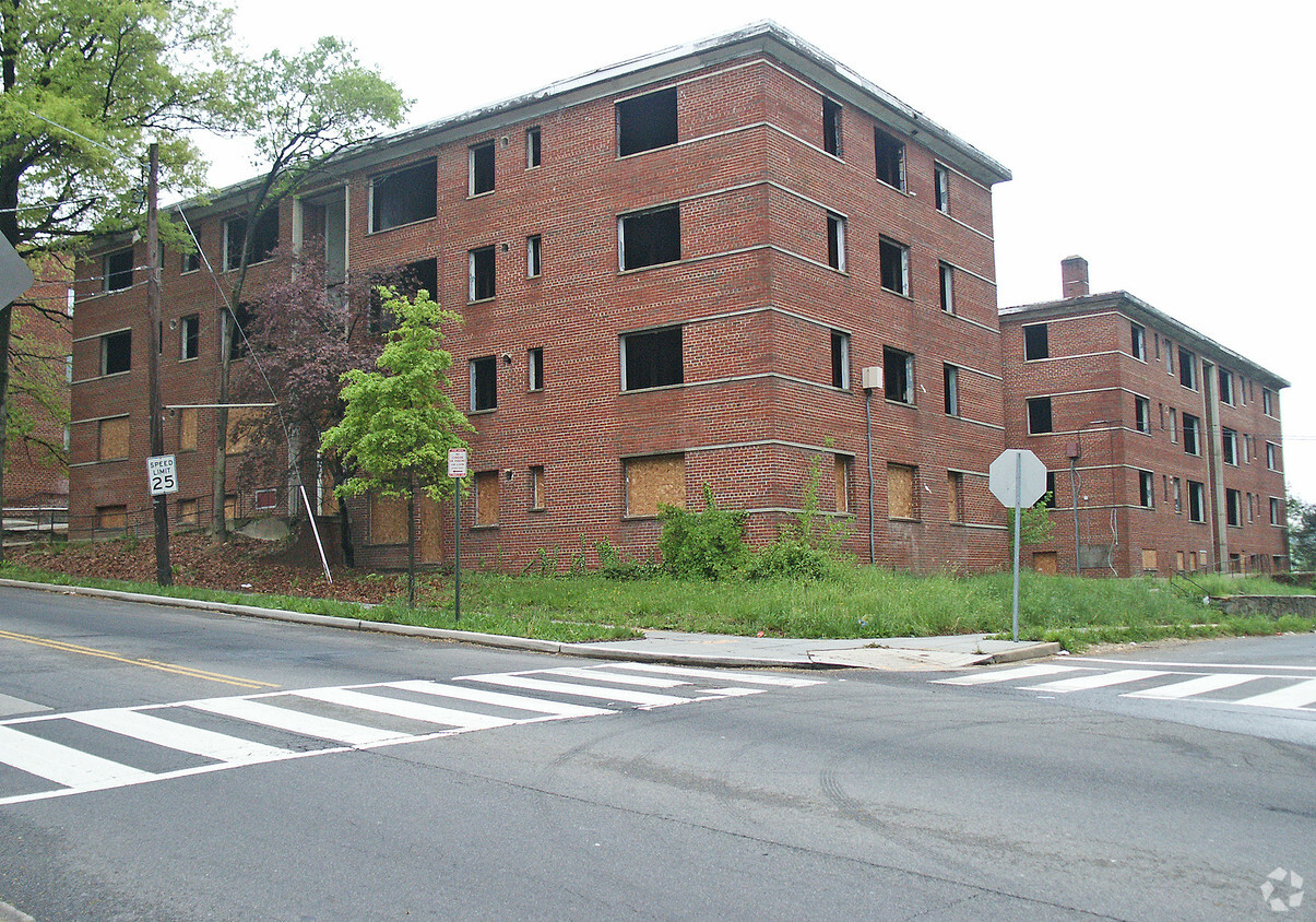 Building Photo - 2585 Naylor Rd SE