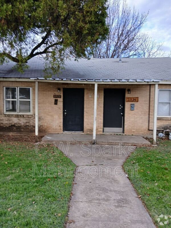 Building Photo - 3923 Dismount St