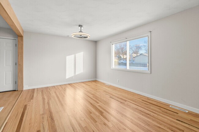 Área de estar - 4622 Parkview Dr