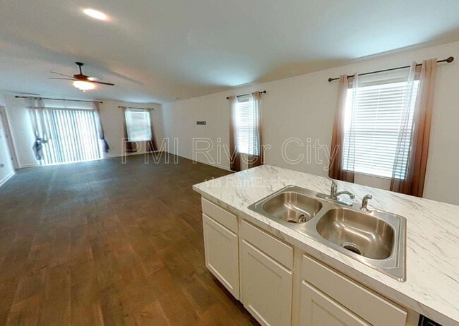 Foto del edificio - 12619 Cucumber Tree St