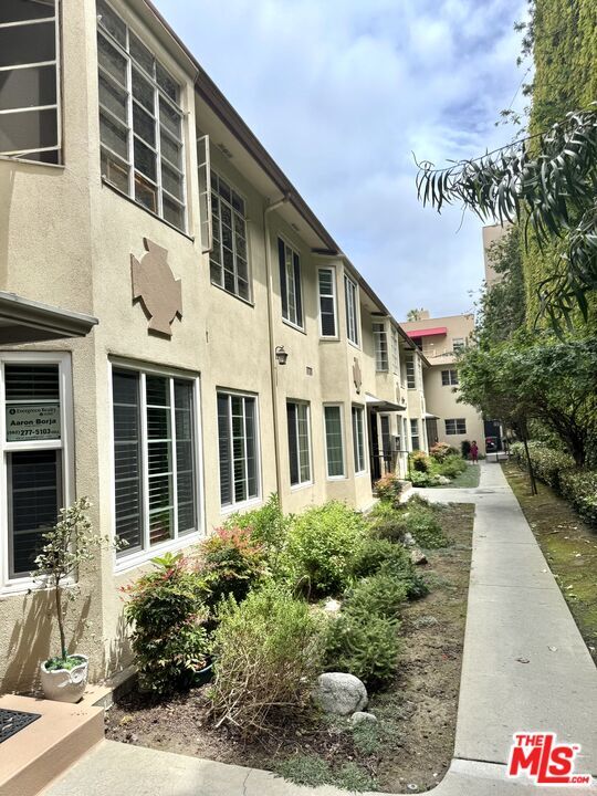 Foto del edificio - 50 Elm Ave