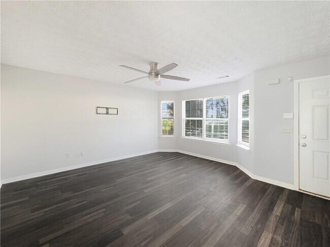 Foto del edificio - 5539 Pineridge Ct