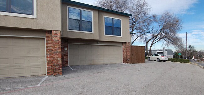 Foto del edificio - 6723 Eastridge Dr