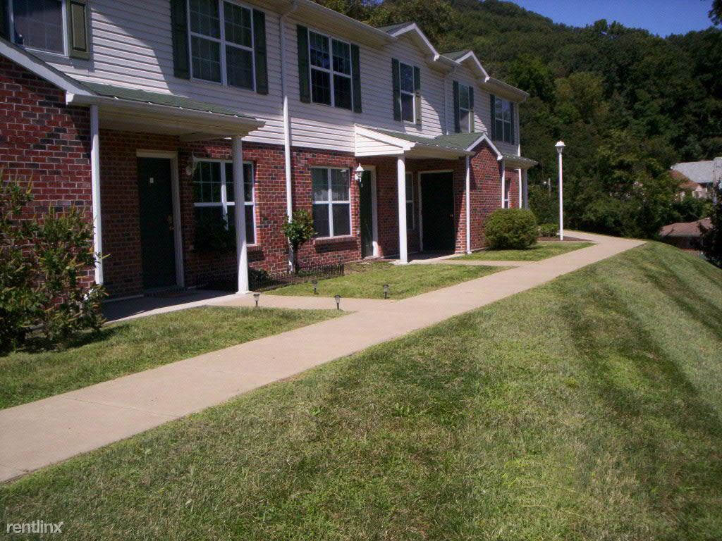 Primary Photo - 87 Gullette Ln