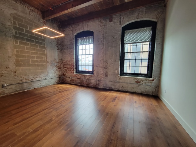 Building Photo - 173 W Berks St
