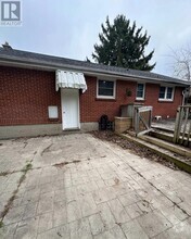 Building Photo - 61 Wistow St