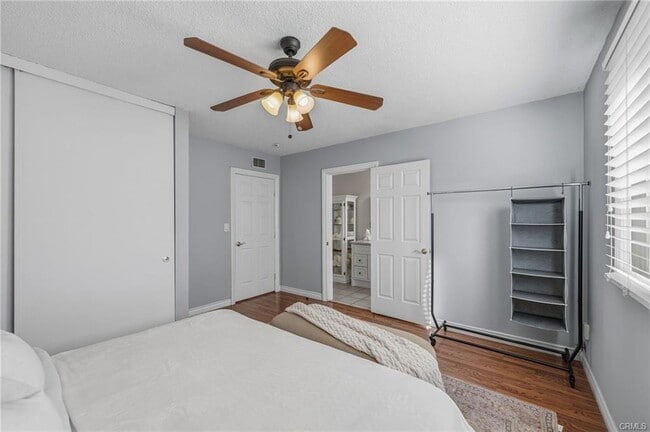 Building Photo - 23010 Hartland St