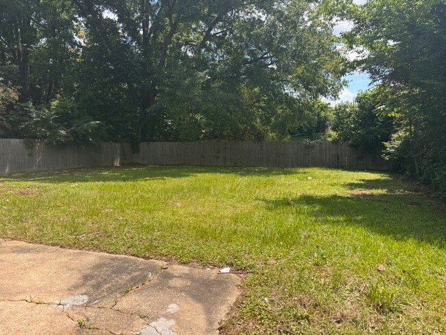 Building Photo - 620 Glade Park Dr