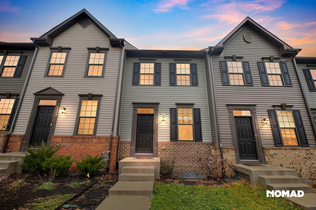 Primary Photo - Charming 2BR Townhome in Fredericksburg Park