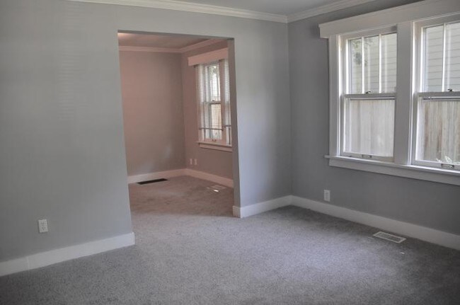 Building Photo - 3 bedroom in Naperville IL 60563