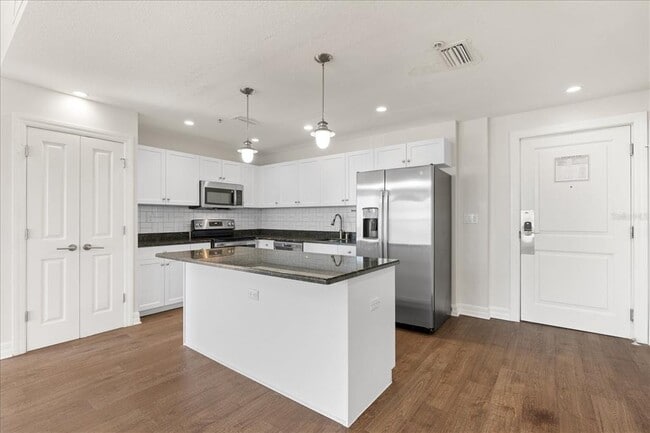 Building Photo - 536 Bahia Beach Blvd