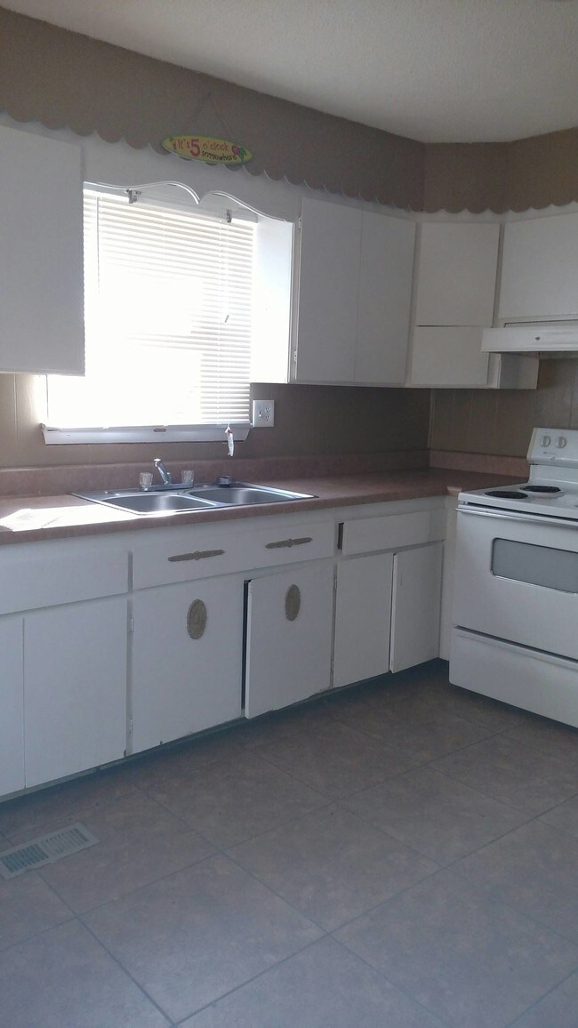 Building Photo - 313 Mountain View Cir