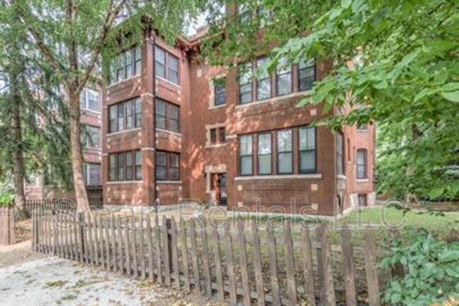 Building Photo - 1722 Waverly Pl