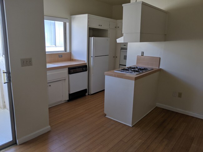 Foto del edificio - 11743 Mayfield Ave