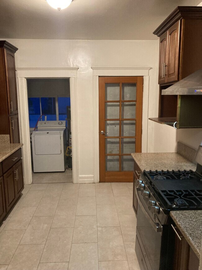 Foto del edificio - 2523 Alta St