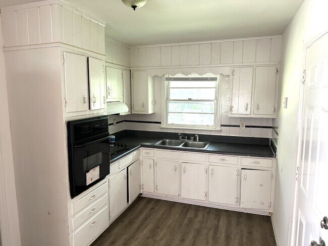 Building Photo - Located 2 miles off I-85! Closing to shopp...