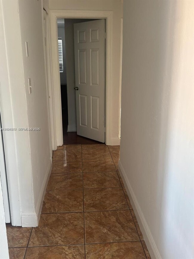 Foto del edificio - 2801 NW 183rd St