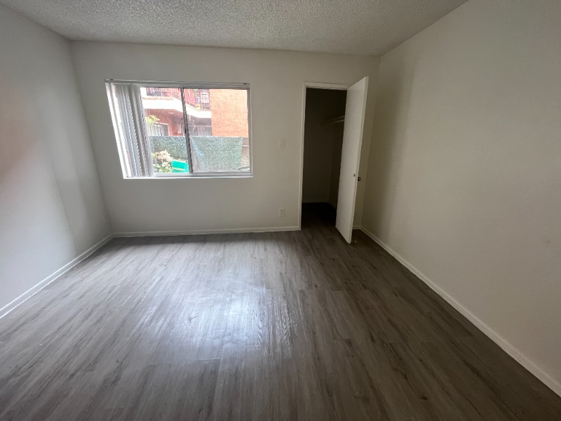 Building Photo - 509 N Berendo St