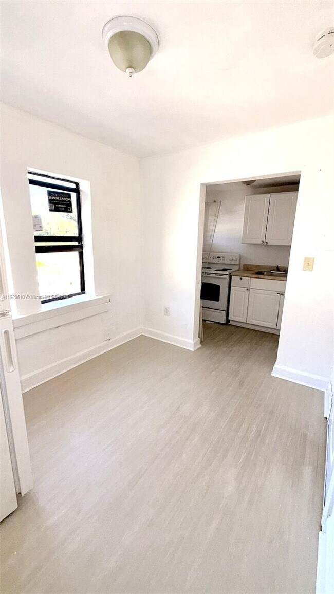 Foto del edificio - 1140 NW 4th St