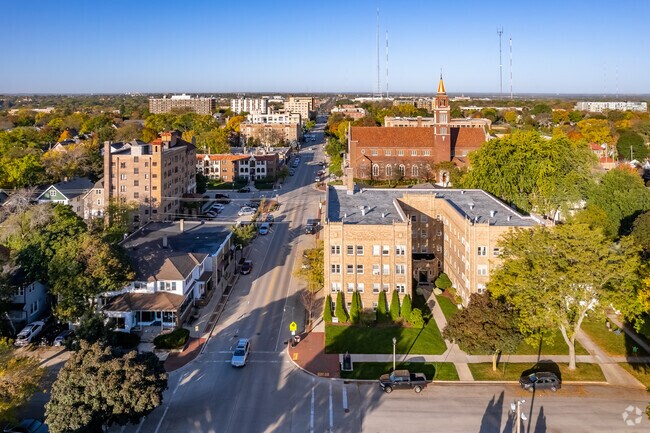 Aéreo - Shorewood Manor