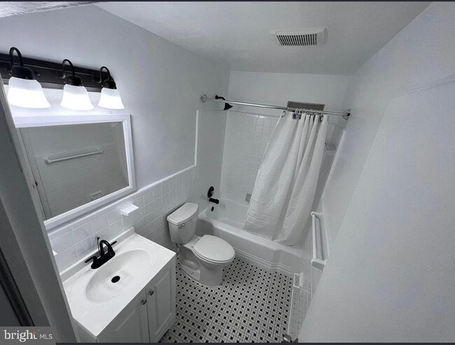 Building Photo - 1812 N Jackson St