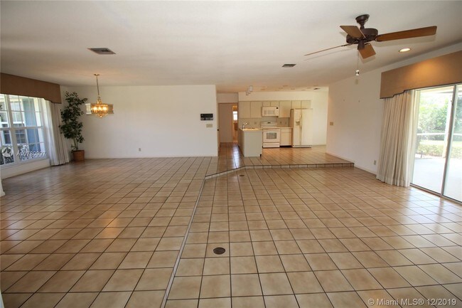Building Photo - 8547 SE Merritt Way
