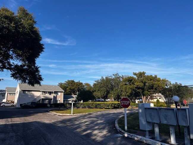 Building Photo - Hourglass District Condo - 2/2 with attached garage