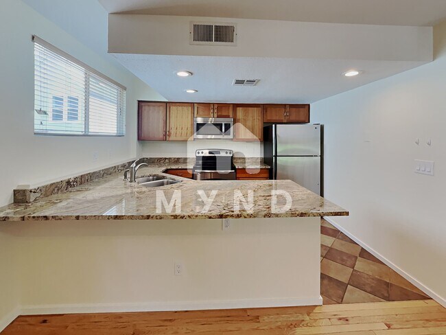 Building Photo - 1030 N Jersey St Unit 1