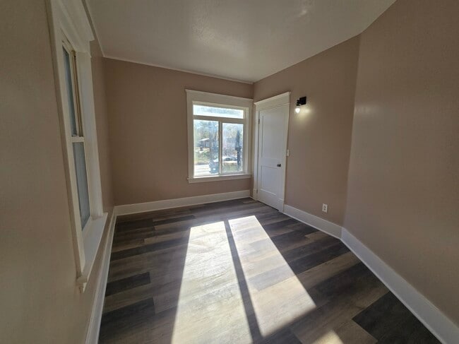 Building Photo - 1422 26th Ave N