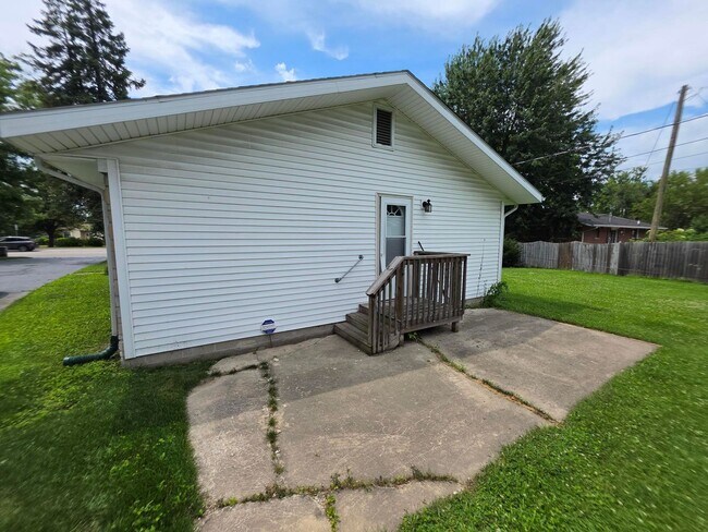 Foto del edificio - 3BR/2BA/2CarGarage Only A Few Minutes From Everything! Ask About Our Move-In Special!