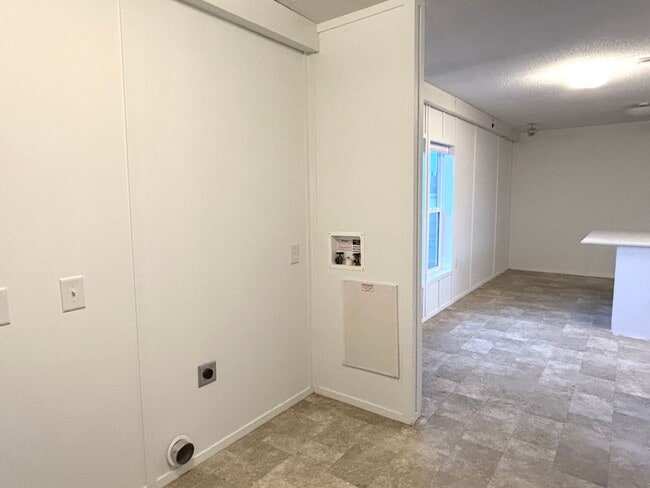 Foto del edificio - Manufactured House in the Country - Shed Included