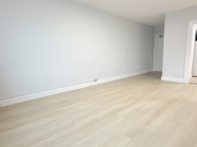 Building Photo - 277 Curry Ave