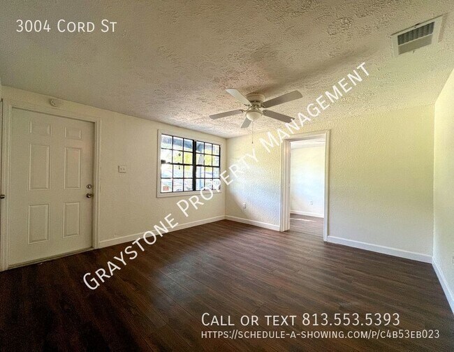 Foto del edificio - Don't miss out this beautiful 4 bedroom 2 ...