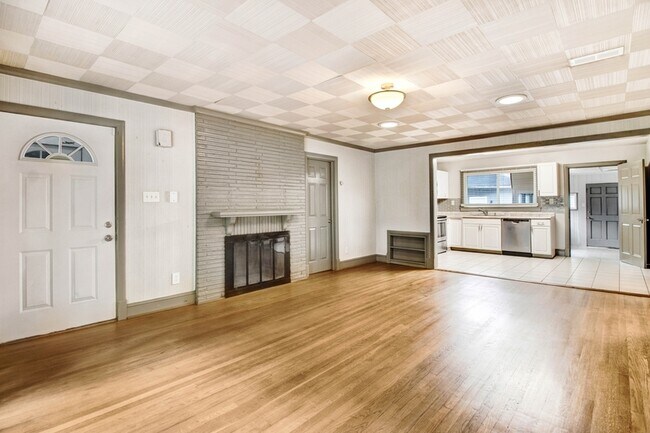 Foto del edificio - 105 Pineland Cir