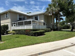 Building Photo - 2807 SW Lakemont Pl