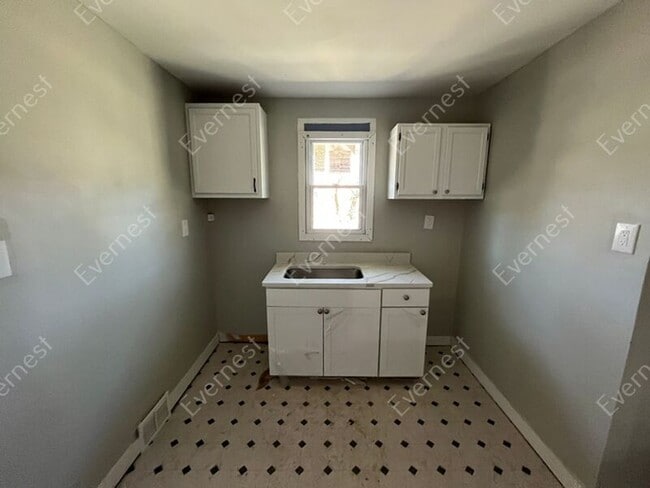 Building Photo - 15904 Muirland St