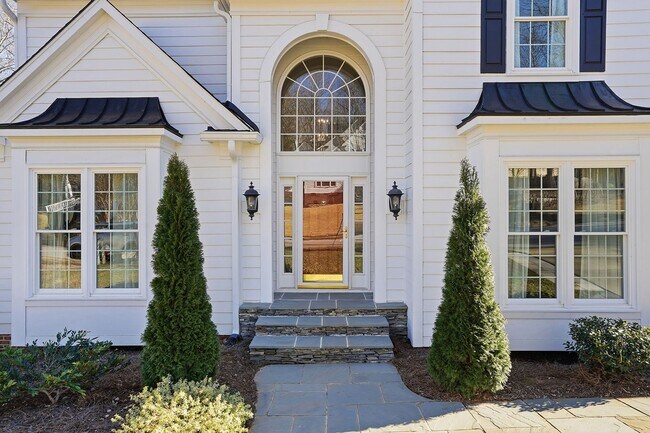 Foto del edificio - Stunning Home in Desirable Lochmere Community - Available NOW!