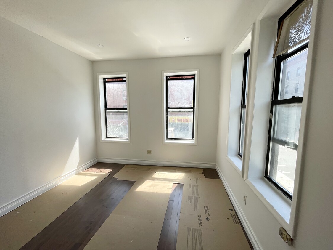 Foto principal - 74 Kingston Ave