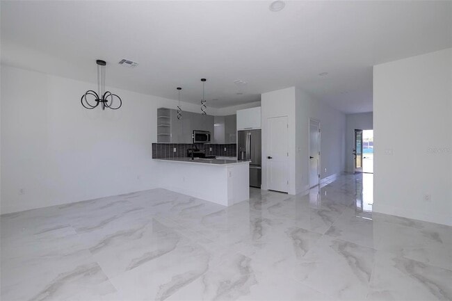 Building Photo - 2025 Barroso St