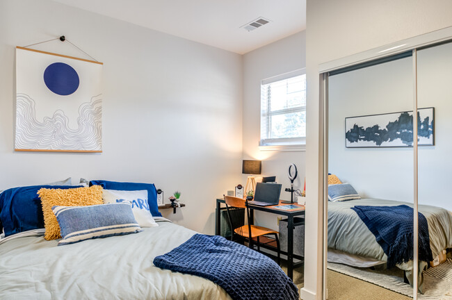 Private Bedroom Furnished - The Pointe at State College