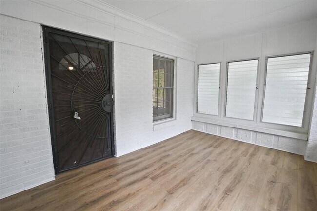 Foto del edificio - 556 Holly St NW