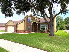 Building Photo - 2813 Rolling Broak Dr