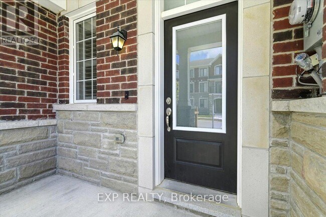 Photo du bâtiment - 3303 Thunderbird Prom