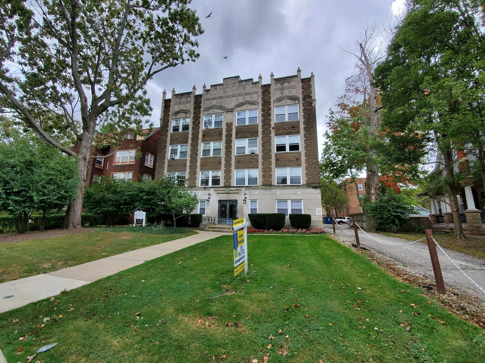 West Shore Manor – photo 1