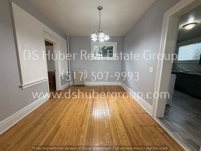 Building Photo - 533 Seymour Ave