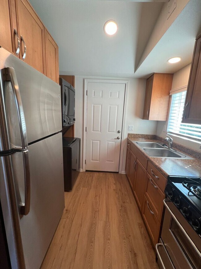 Building Photo - Charming, Open Concept, Single, Granada Hills ADU! Ready for Immediate Move-In!