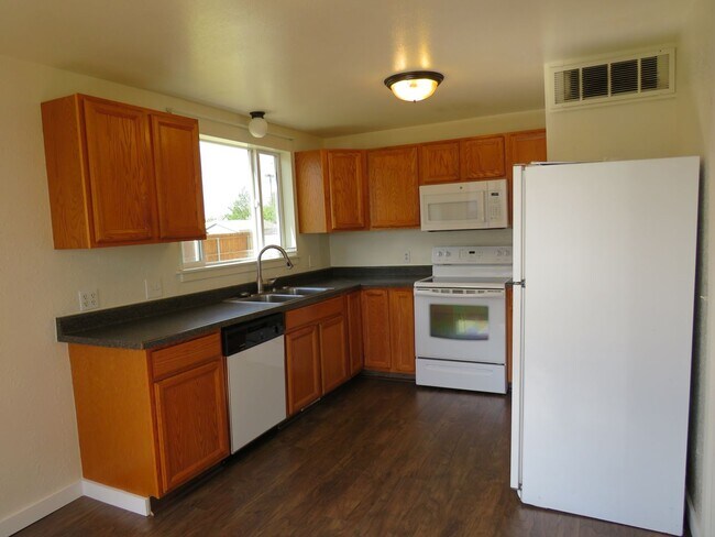 Foto del edificio - 3 Bedroom House in Billings Heights