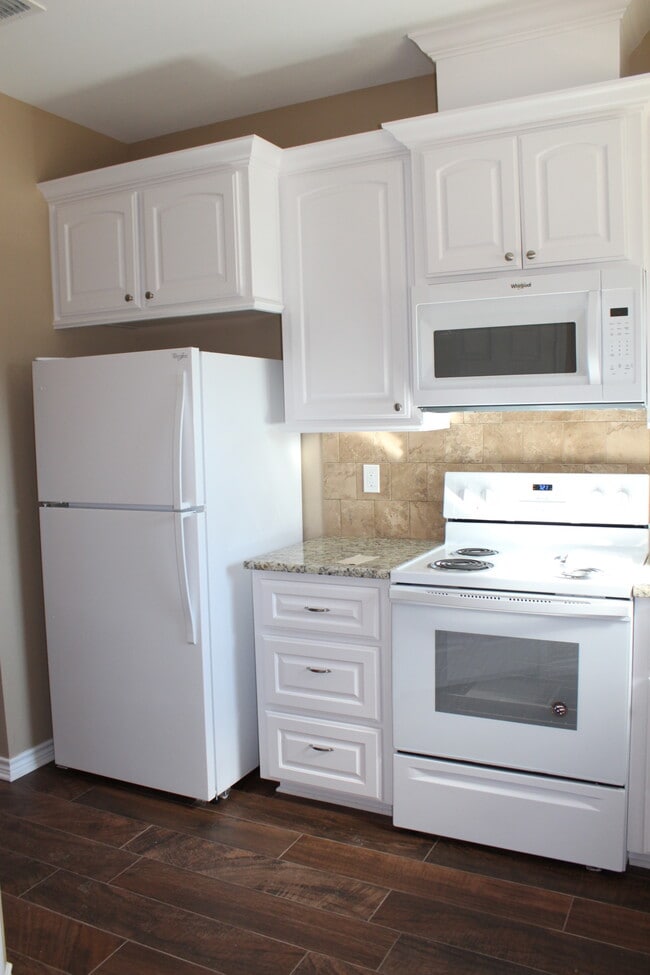 1630 Samples Rd, Kilgore, TX 75662 Townhome Rentals in Kilgore TX