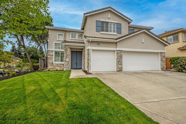 Building Photo - 34480 Valley Oaks Loop