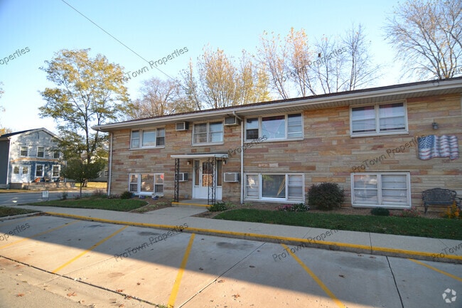 Building Photo - 103 S Joliet St